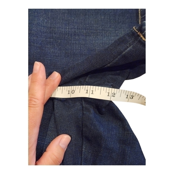 WOMEN'S Lee Modern Series Midrise Fit 5" Dark Wash Shorts, size 12 - Picture 9 of 12